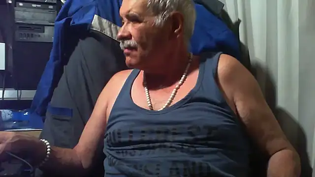 nonnomaturobisex (M grandpa) - maturo 71 anni cazzo, sega e pied.