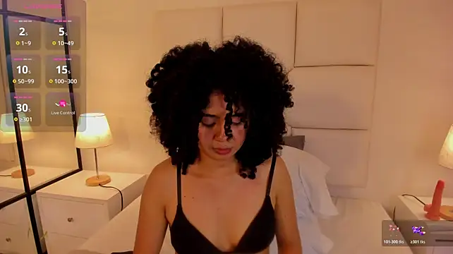 Kiraspell live cam on StripChat