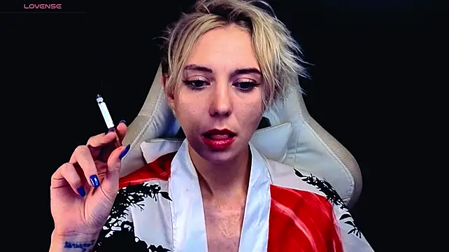 Blondice live cam on StripChat