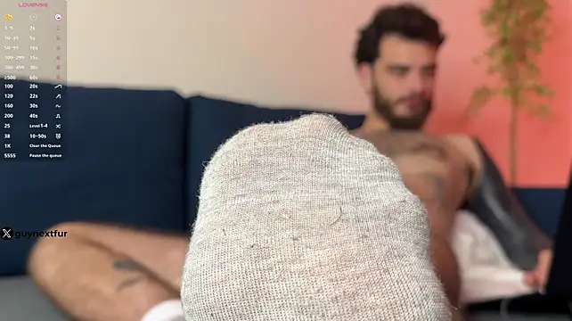 guynextfurr