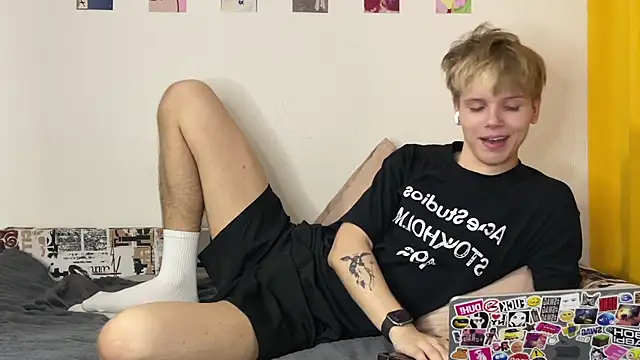 Nahollia - Male webcam sex chat