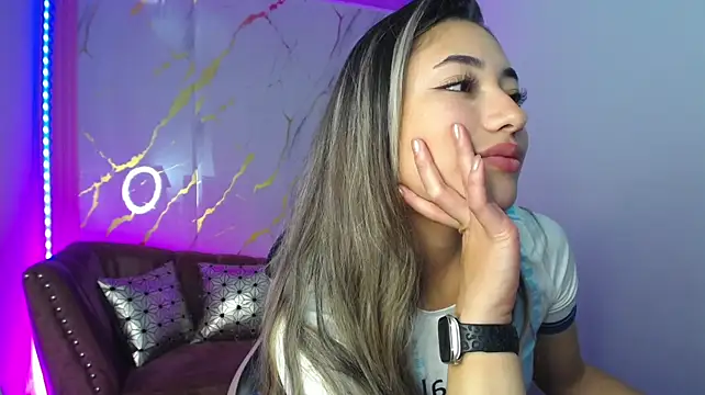 amy_ker_m webcam