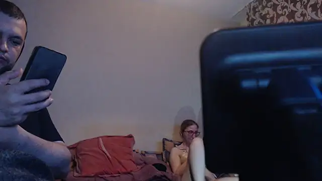 MoonedByEva2025 live cam on StripChat