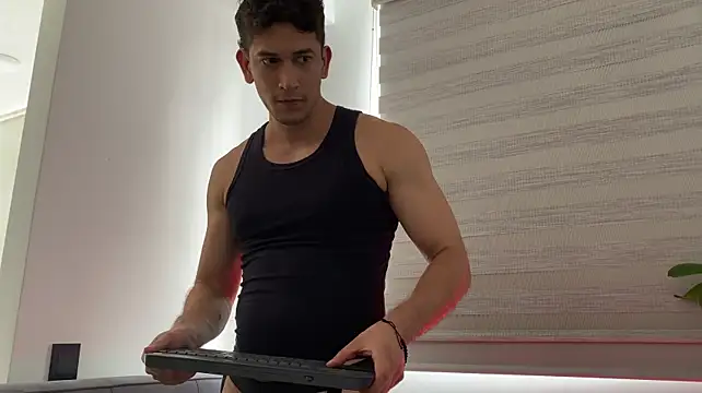chicoinhibido live cam on StripChat