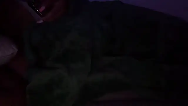 nanaisbackk live cam on StripChat