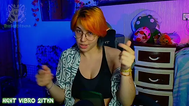 TrickyKitsune live cam on StripChat