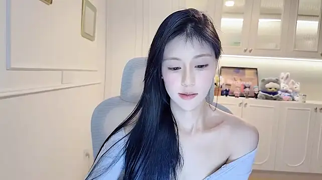 xxxlovexiner live cam on StripChat