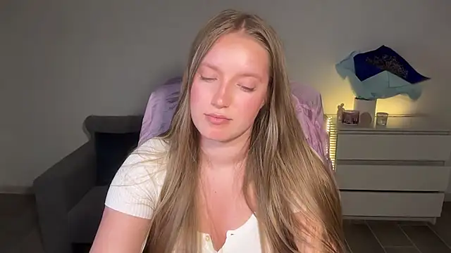 EvaMaddison live cam on StripChat