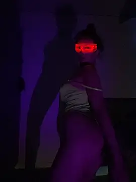 CurlyLara live sex cam