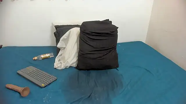 esmeralda_jenn11 live cam on StripChat