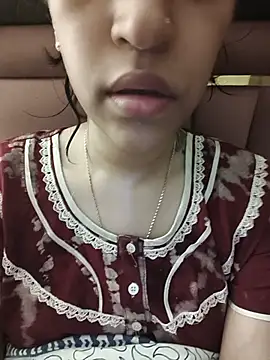 lavanya_sexyy (F milf) - Peticot with bra