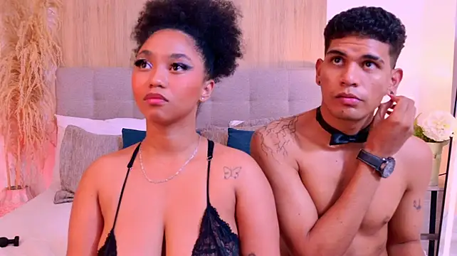 RoseAndDominic live cam on StripChat