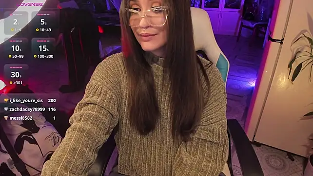 Sserendipityy live cam on StripChat