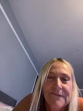 Blondnboujee53