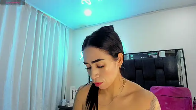 Eva_Mulleer live cam on StripChat