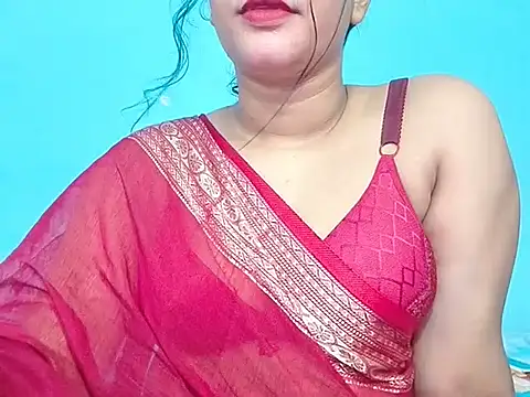Adhiti_1 live cam on StripChat