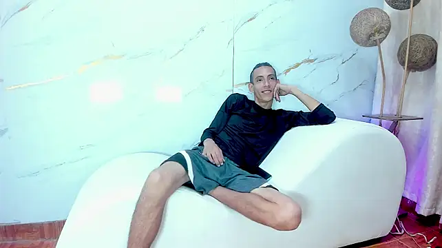 AmazingOrgasm webcam