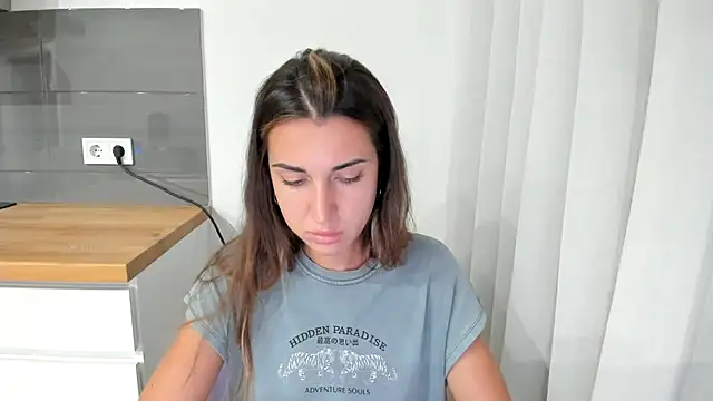 summmmersky1 live cam on StripChat