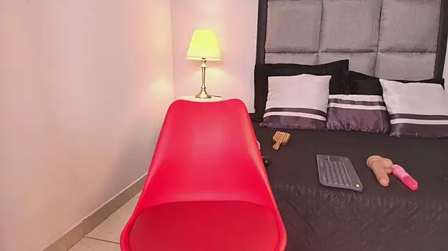 Tamaraa_Grey webcam