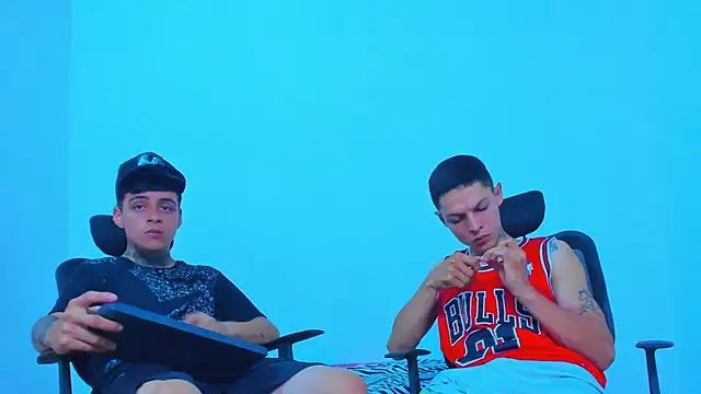 Thomas-Wil live cam on StripChat