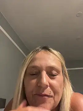 blondnboujee53