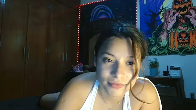 3littles (F young) - panda lap open legs