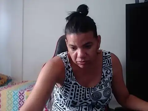 Adriana_0312 live cam on StripChat