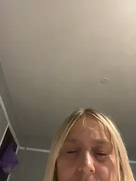 Blondnboujee53