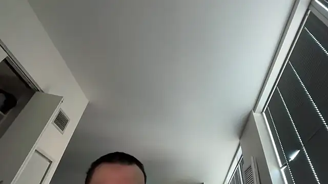 happynewyear111222 live cam on StripChat