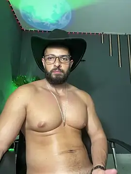 magnumchris live cam on StripChat