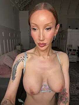 Allana29
