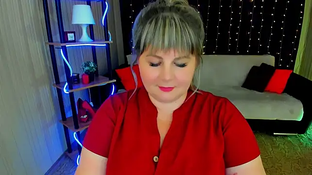 CrystaalStaar live cam on StripChat