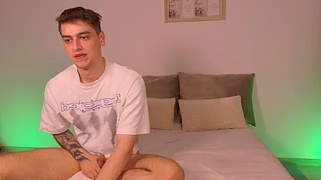 zeskainka (Ask my age) - Flash boobs