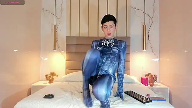maxi_little (M young) - show sexy ass