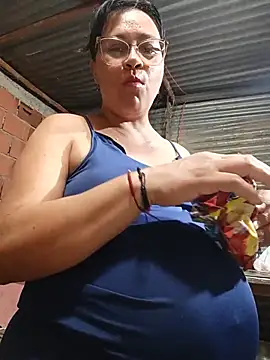 dirty_pregnant_mommy (G milf) - My neighbor fucks my pregnant pussy