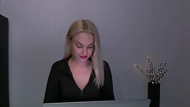 Lia_noo_regrets webcam