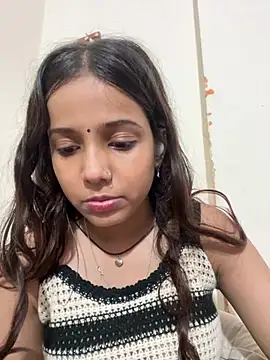 maggie_748 (F teen) - Talk some one in live