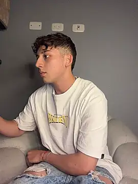 oliver_k (M twink) - WIN CONTROL TOY 3MIN + FULL NAKED