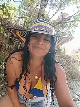 esmeralda_li live cam on StripChat