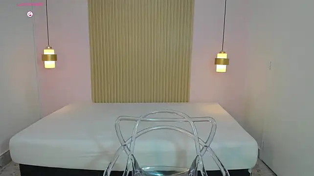 AliceRoss0 live cam on StripChat