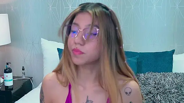 VioletSweetts live cam on StripChat