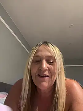 Blondnboujee53