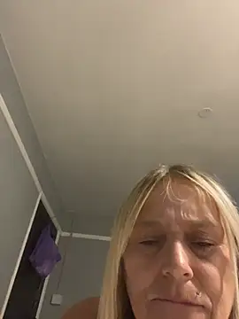 Blondnboujee53