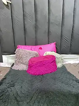 LonelyQueenxx25 webcam