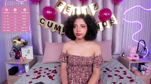 LUMINEVERLIGTH live cam on StripChat