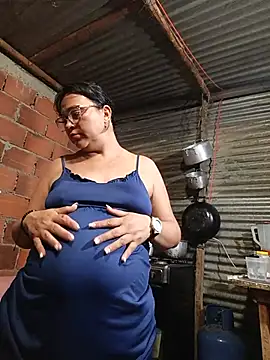 Dirty_Pregnant_Mommy