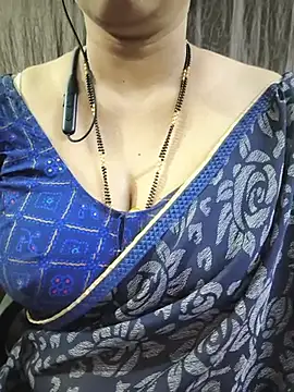 bhuvana_555 live cam on StripChat