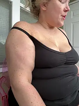 PiggyRose live cam on StripChat