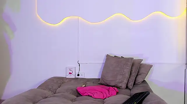 ArohomLester_