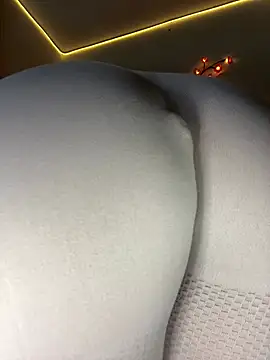 Amelia_laurent